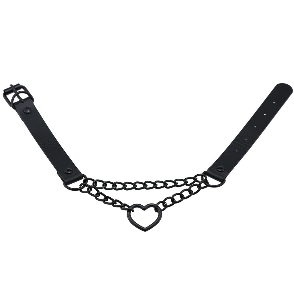 All Black Heart Chain Choker Necklace for girls, perfect gothic accessory for Halloween celebrations.