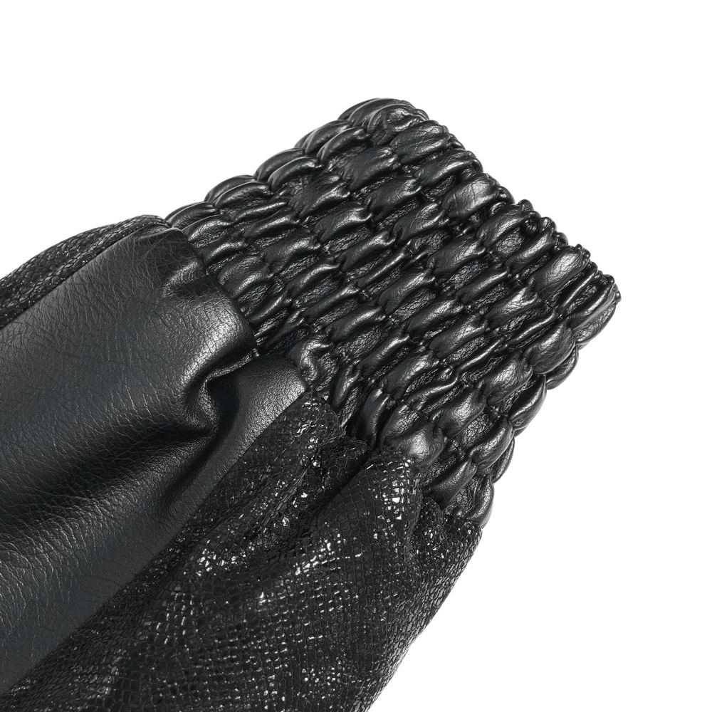 Chaqueta Negra de Motociclista con Hebillas y Detalles de Cuero