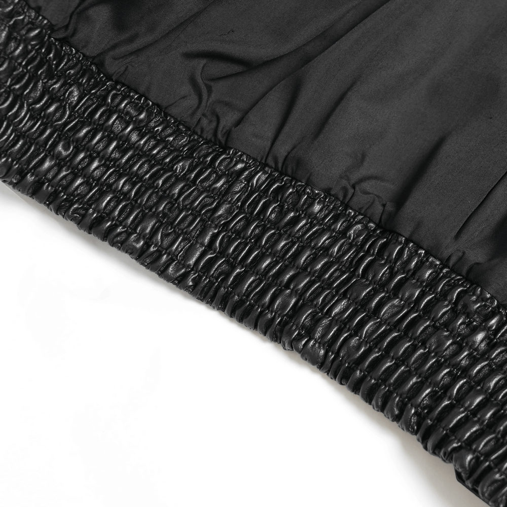 Chaqueta Negra de Motociclista con Hebillas y Detalles de Cuero