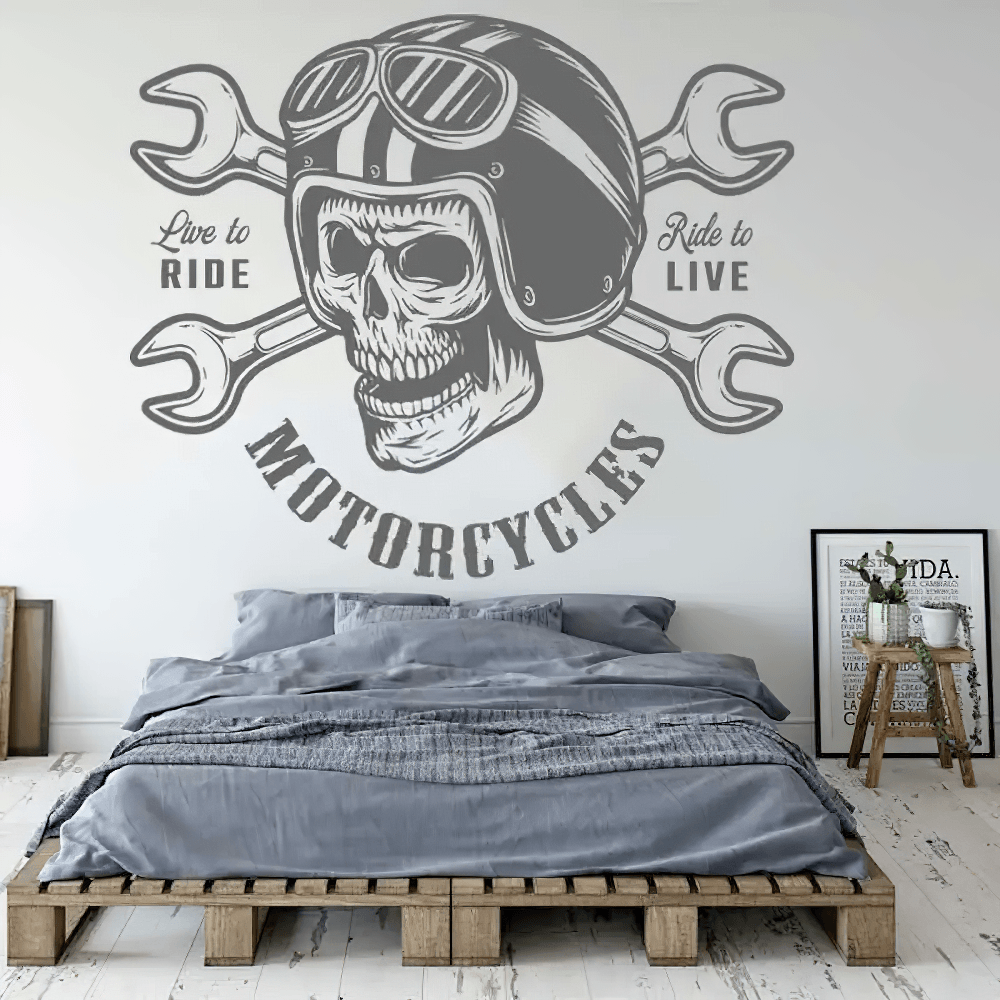 Autocollant mural de moto avec crâne de motard et clés à molette