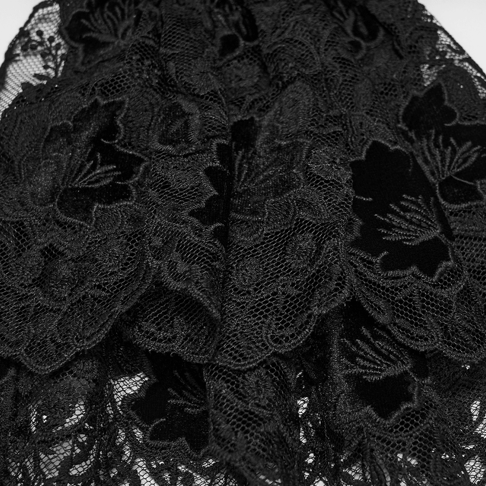 Schwarzer gotischer Spitzen-Jabot-Choker-Kragen mit Rüschenlatz