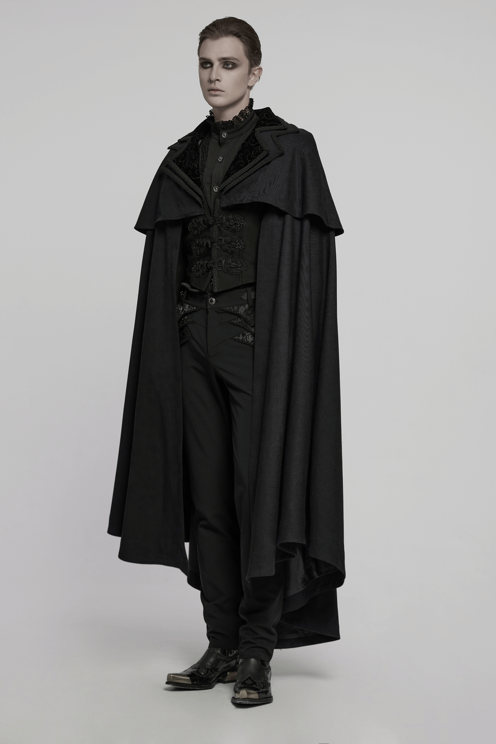 Black gothic vampire cloak with double layered collar and elegant buttons, perfect for retro goth and Victorian styles.