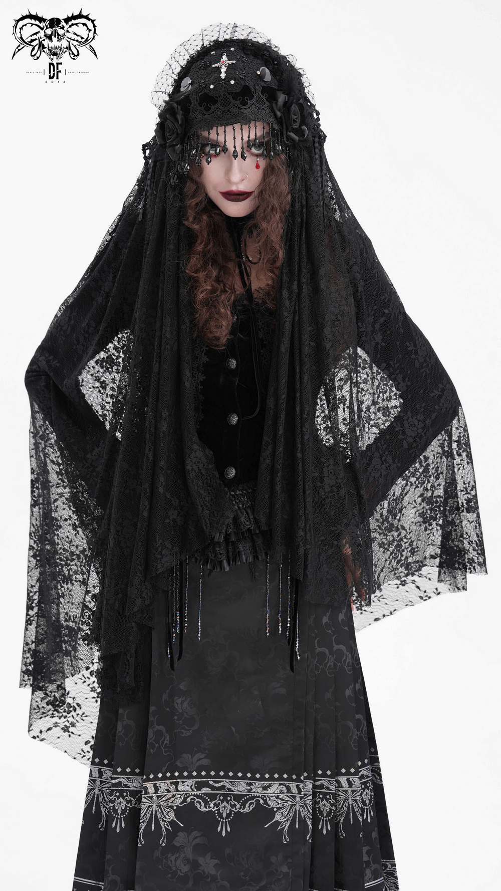 Gothic women's black lace long veil with intricate patterns, perfect for dark fashion and gothic lolita styles.