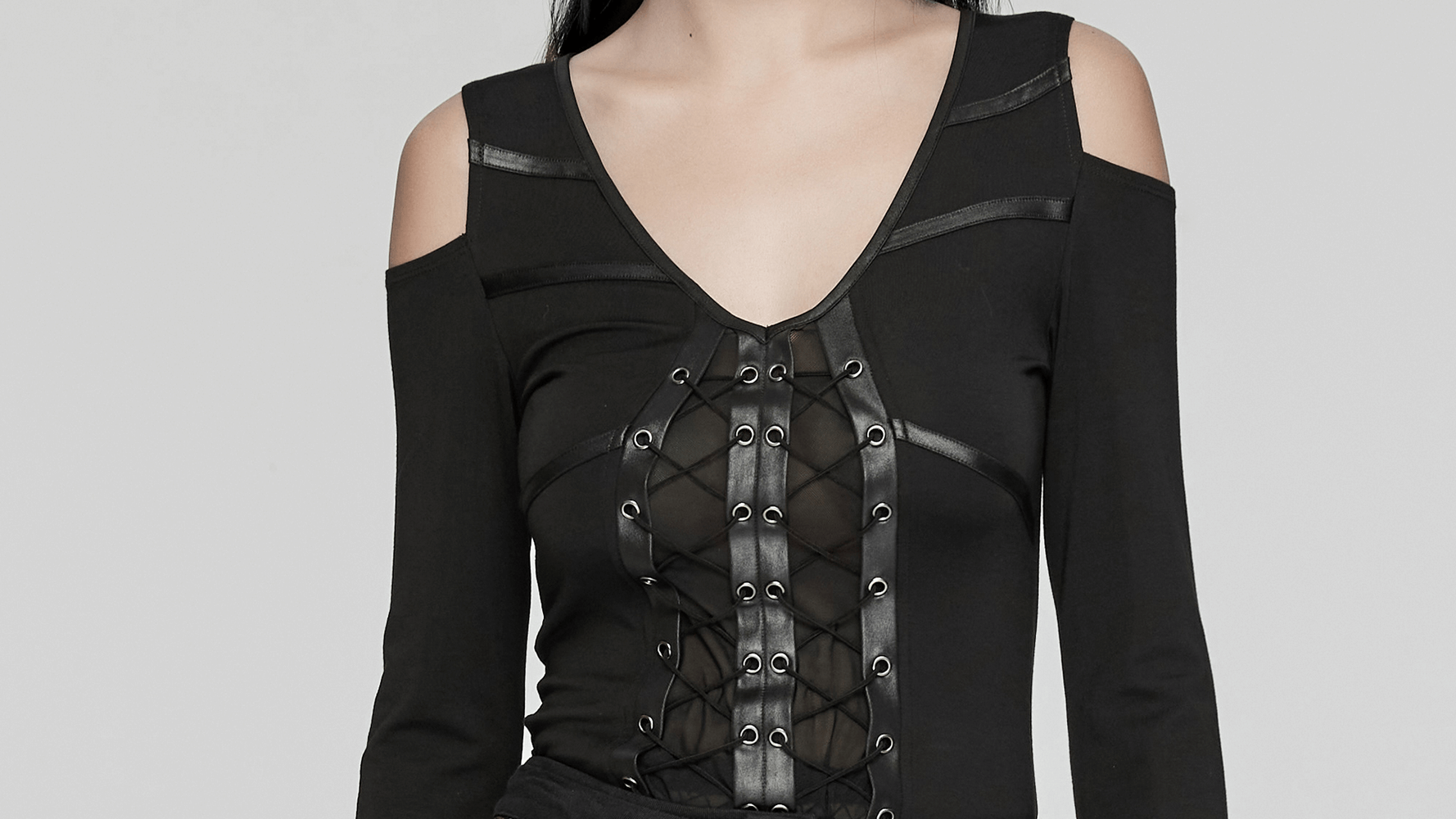 Schwarzes Punk-Strickoberteil mit Kordelzug und Cut-Out-Details