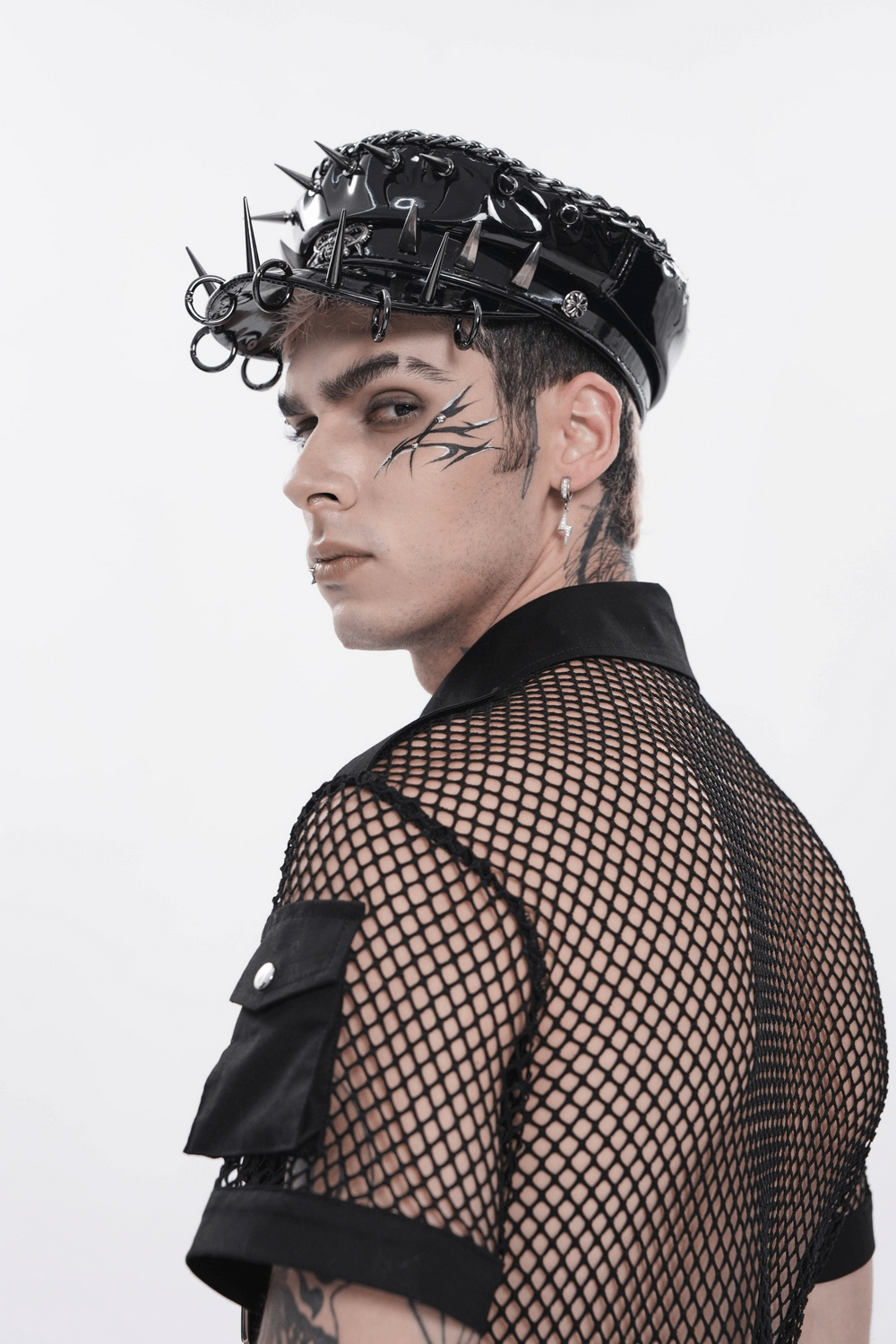 Béret Punk Noir à Pointes avec Chaîne et Anneaux
