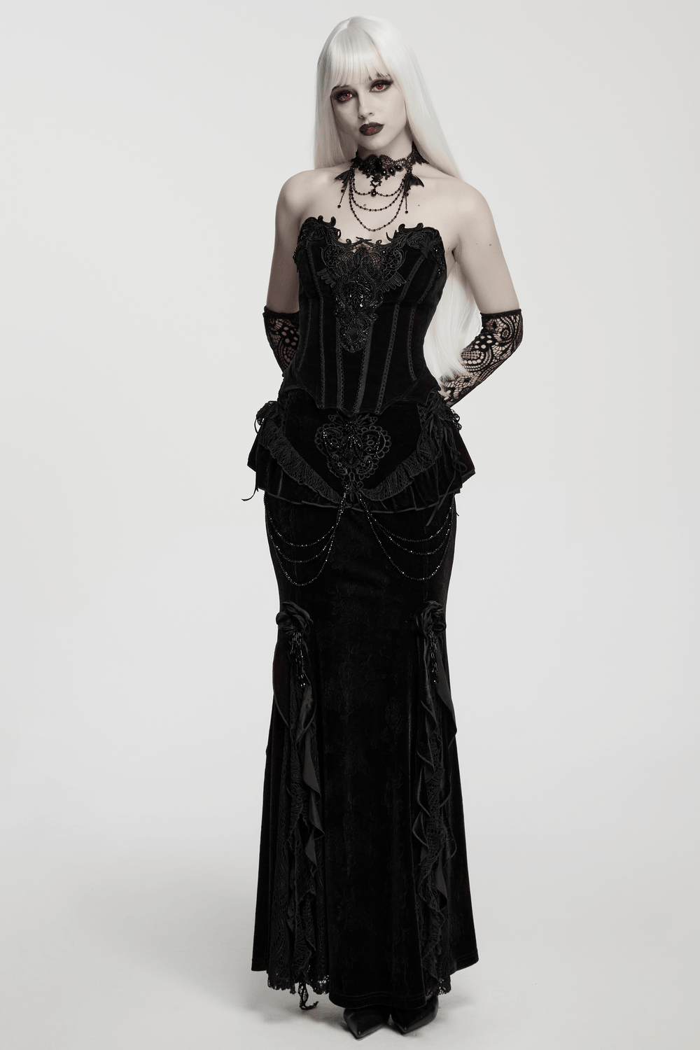 Gotisches Samt-Minikleid mit Kathedralenstickerei
