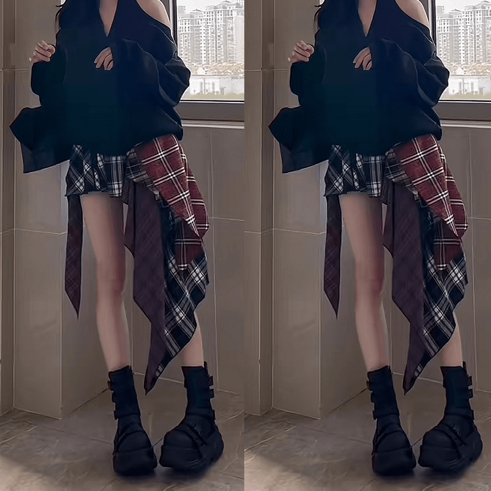 Bold Alternative Platform Boots with Chains and Buckles, cyberpunk black chunky gothic boots with straps and metal hardware