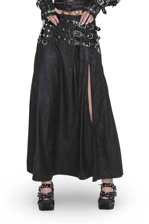 Schicker langer Rock aus schwarzem Kunstleder mit Schnalle und Schlitz