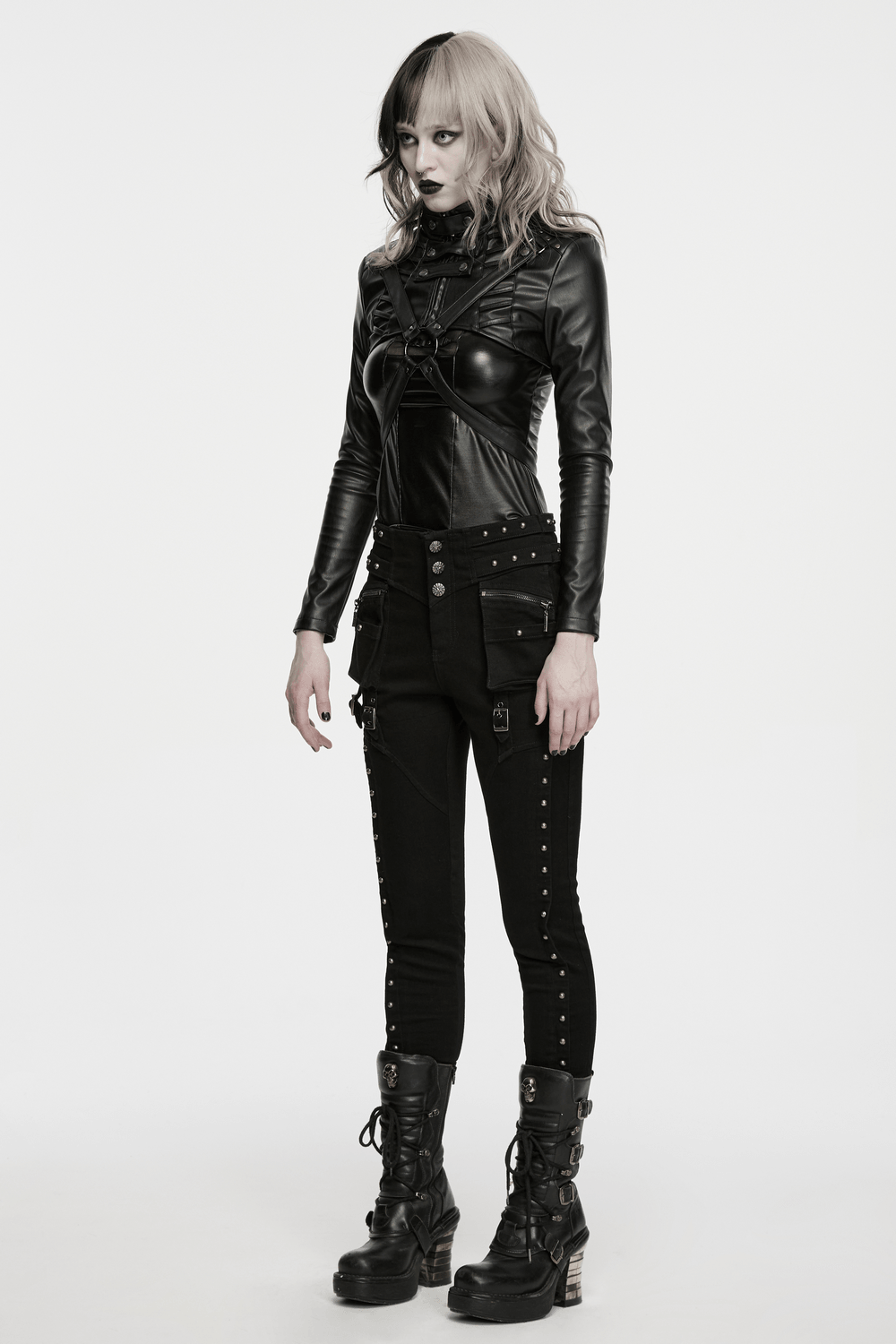 Cape courte cyberpunk en similicuir avec clous