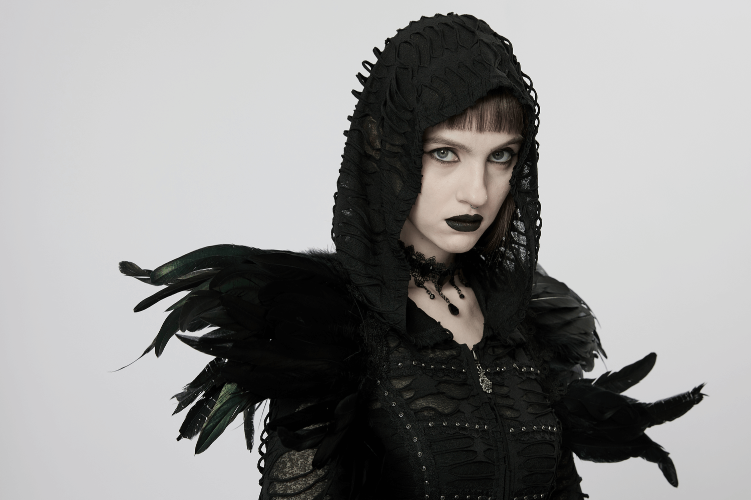 Dark Elegance: Real Feather Shoulder Accessory