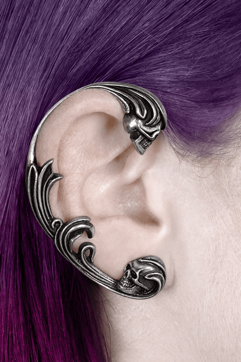 Gothic skull ear wrap featuring intricate designs, perfect for punk style enthusiasts with daring fashion.