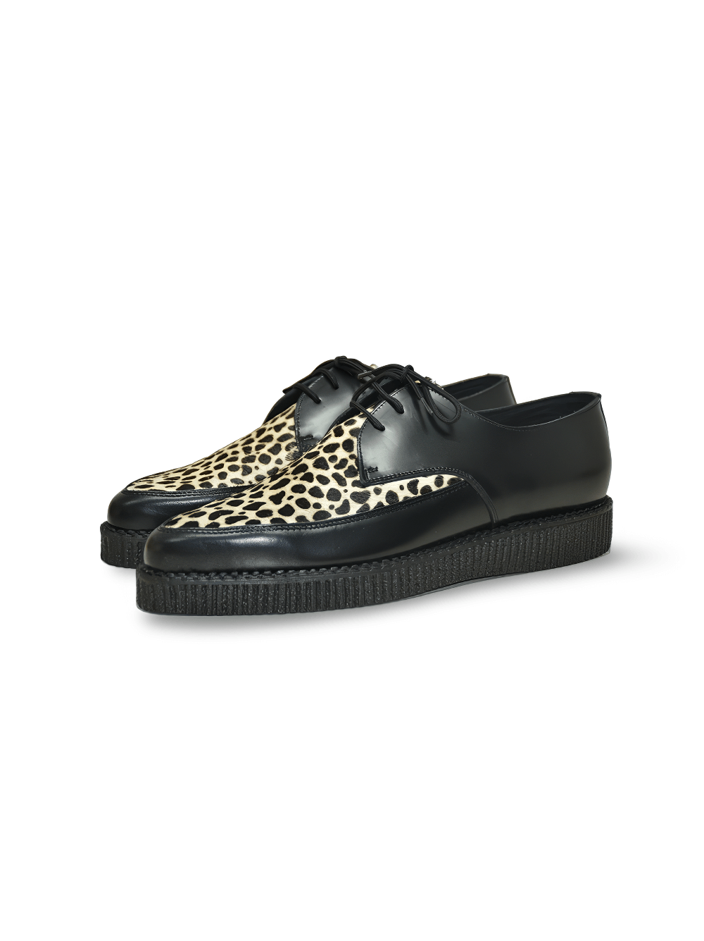 Markante spitze Creepers-Schuhe mit Leopardenmuster aus Fell