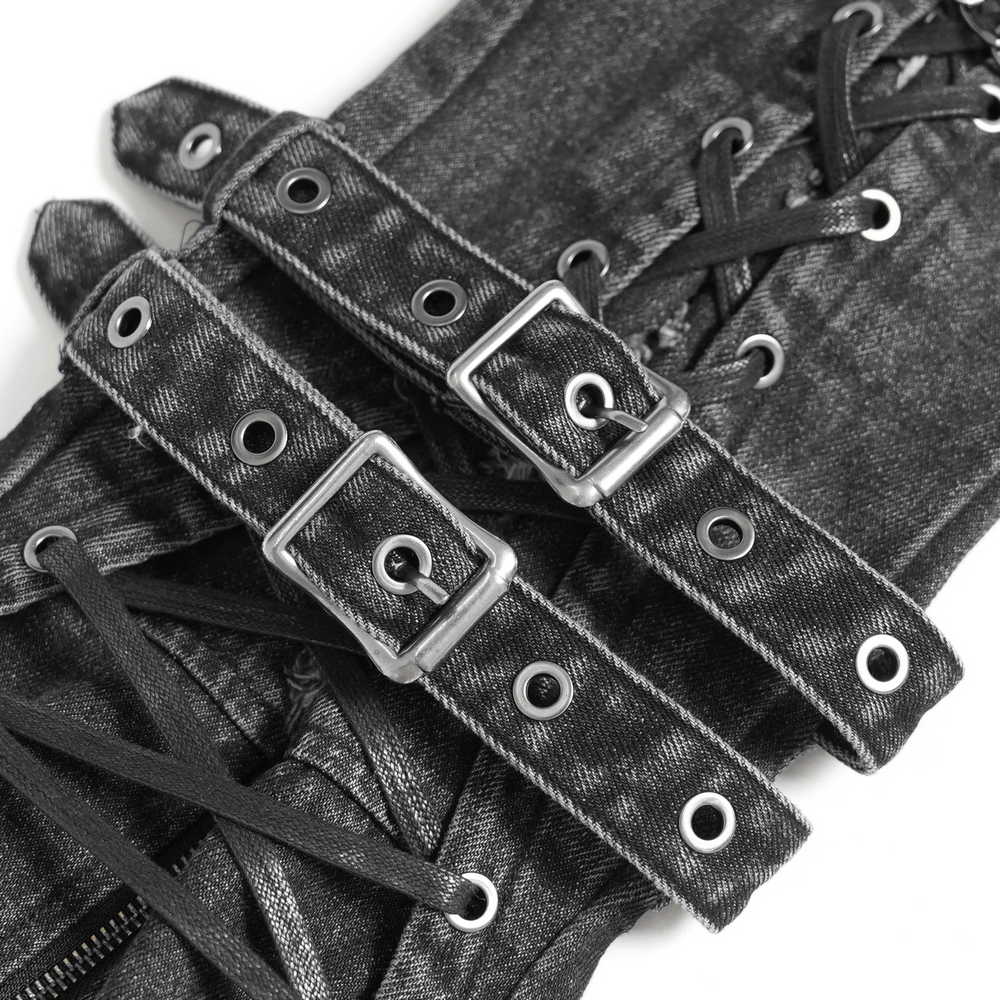 Denim-Beinstulpen im Used-Look mit Ketten und Schnallen