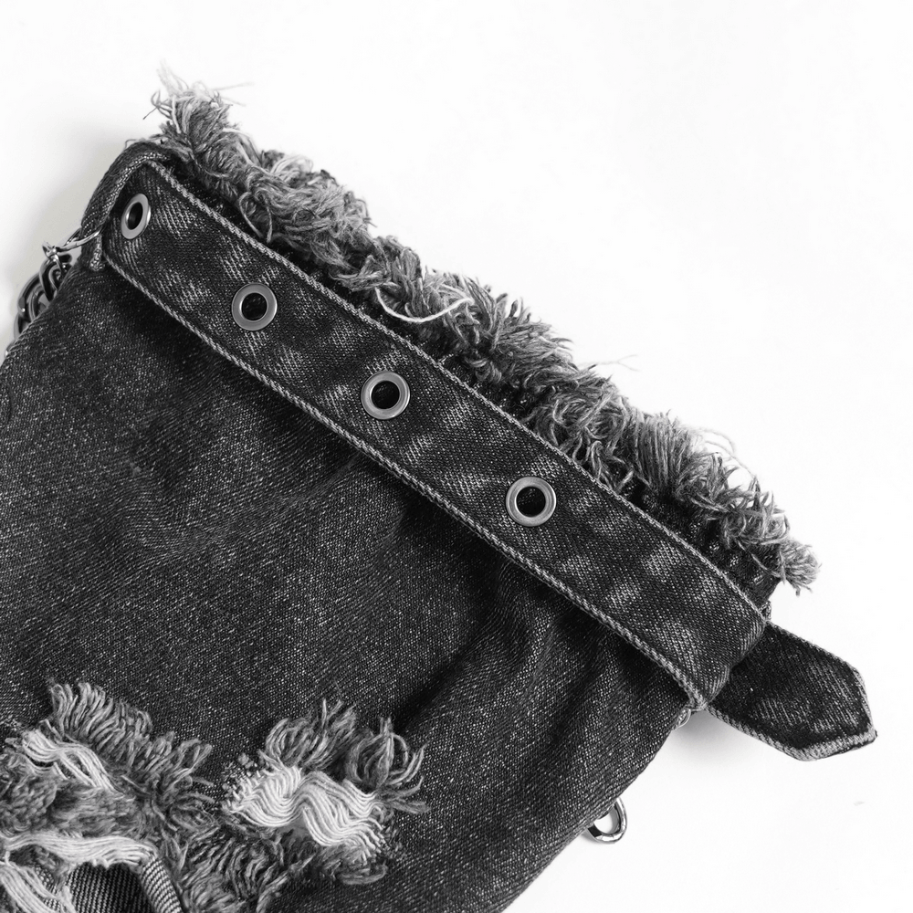 Denim-Beinstulpen im Used-Look mit Ketten und Schnallen