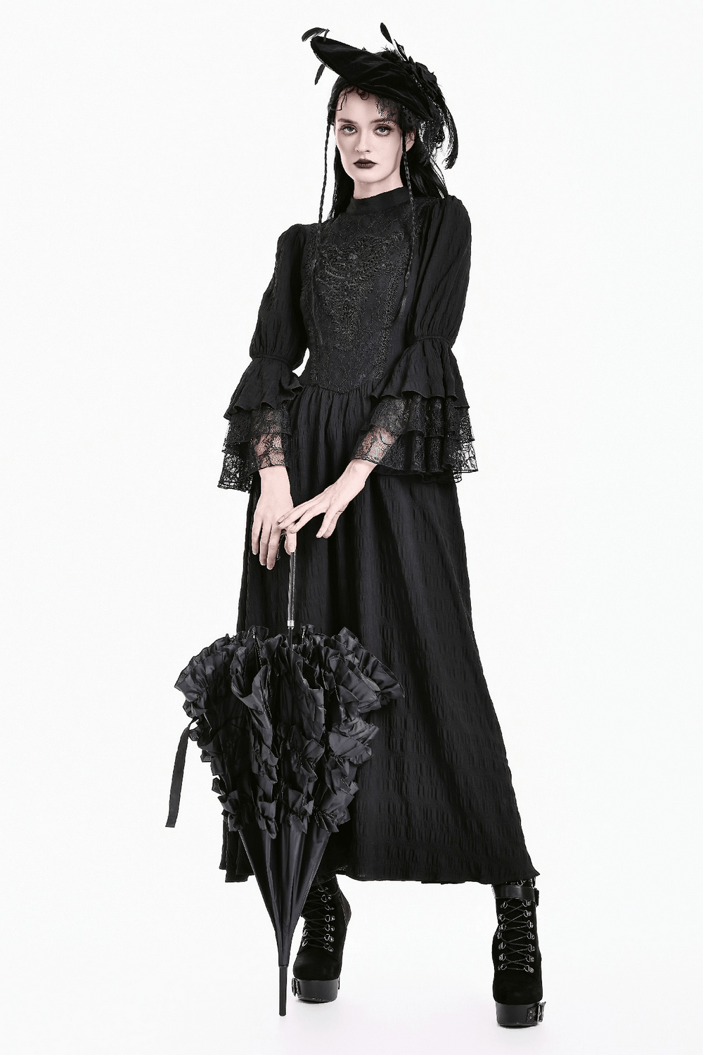 Robe longue spectaculaire avec corsage en dentelle et poignets évasés