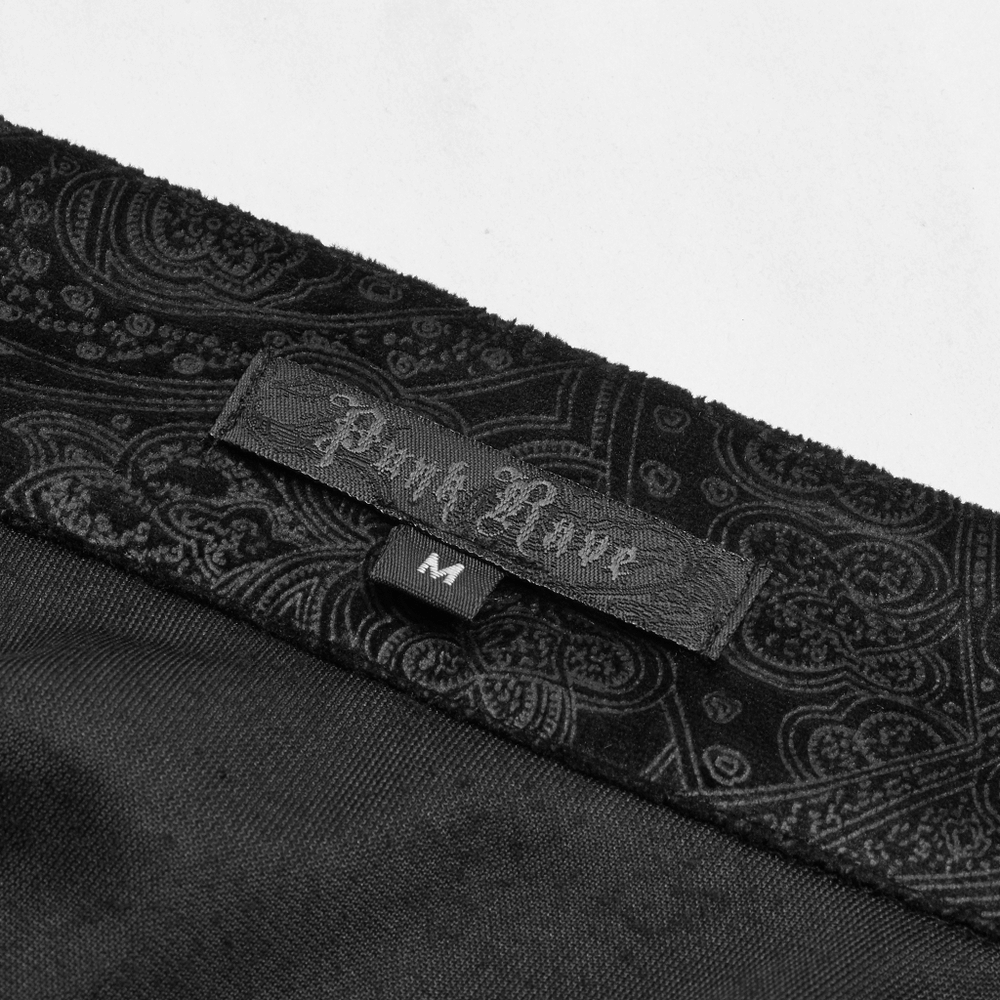 Close-up of the label on an Elegant Gothic Gentleman's Shirt with stylish black fabric pattern and size M.