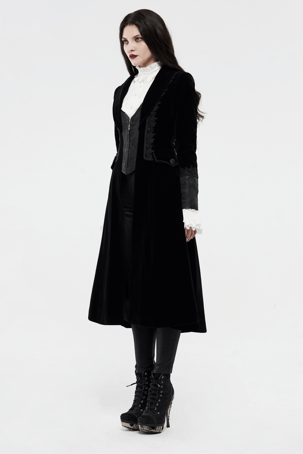 Elegant Gothic long coat for women, featuring velvet and lace details, perfect for a mysterious evening look.