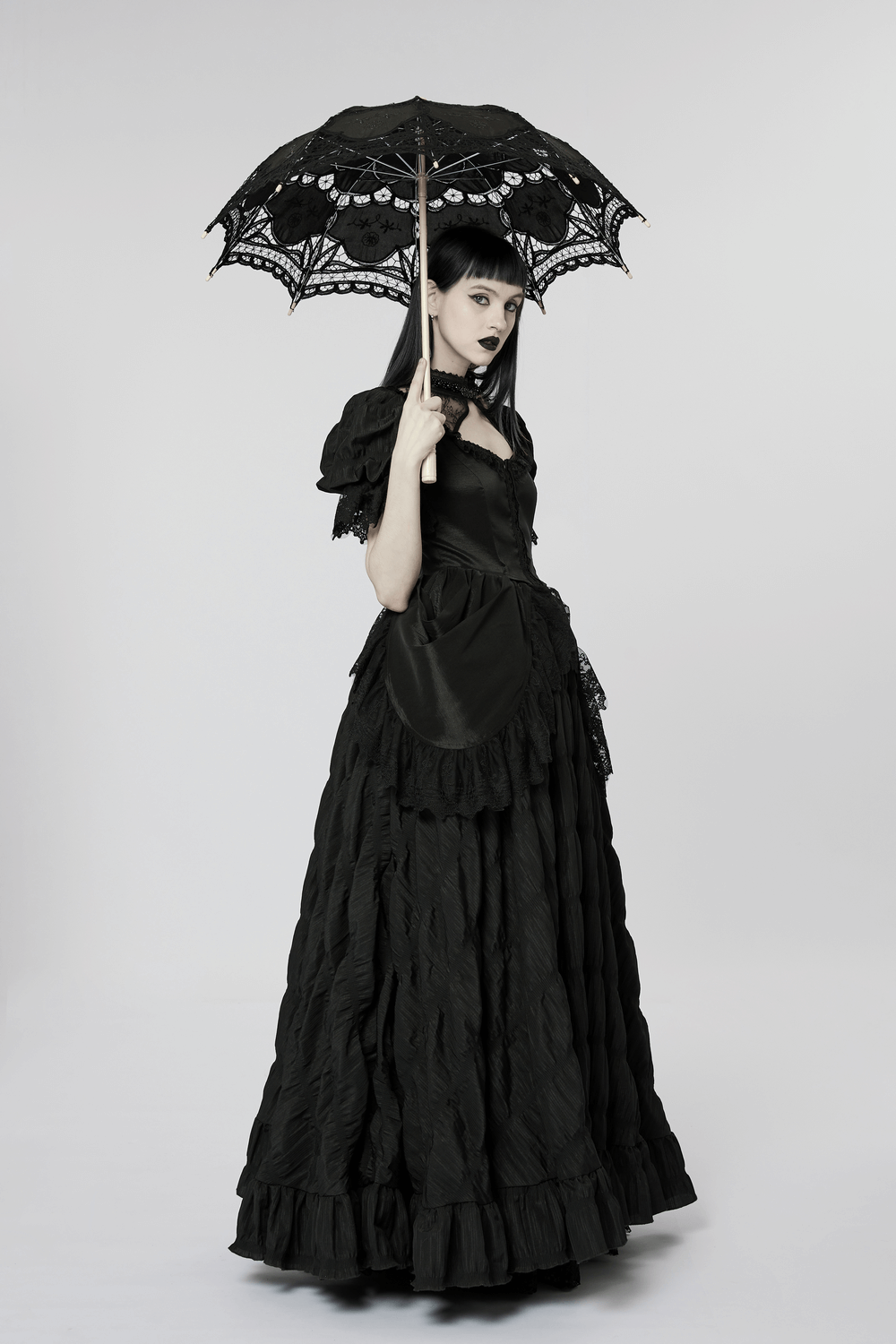 Elegant Victorian Gothic Lace Ruffles Evening Gown