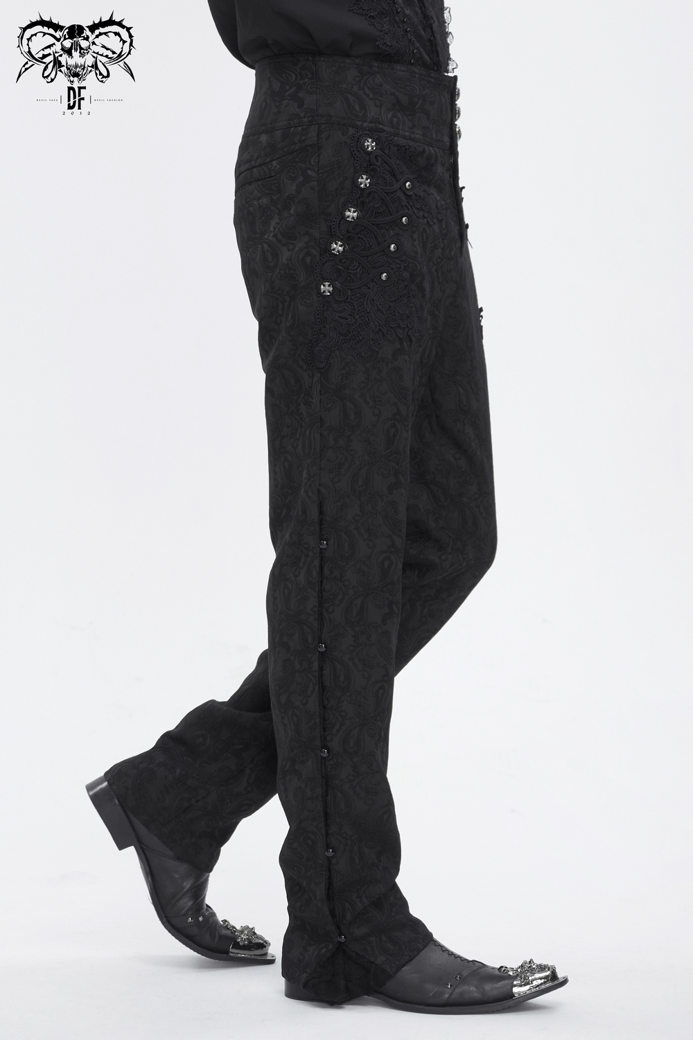 Exquisito pantalón negro con bordado floral y encaje