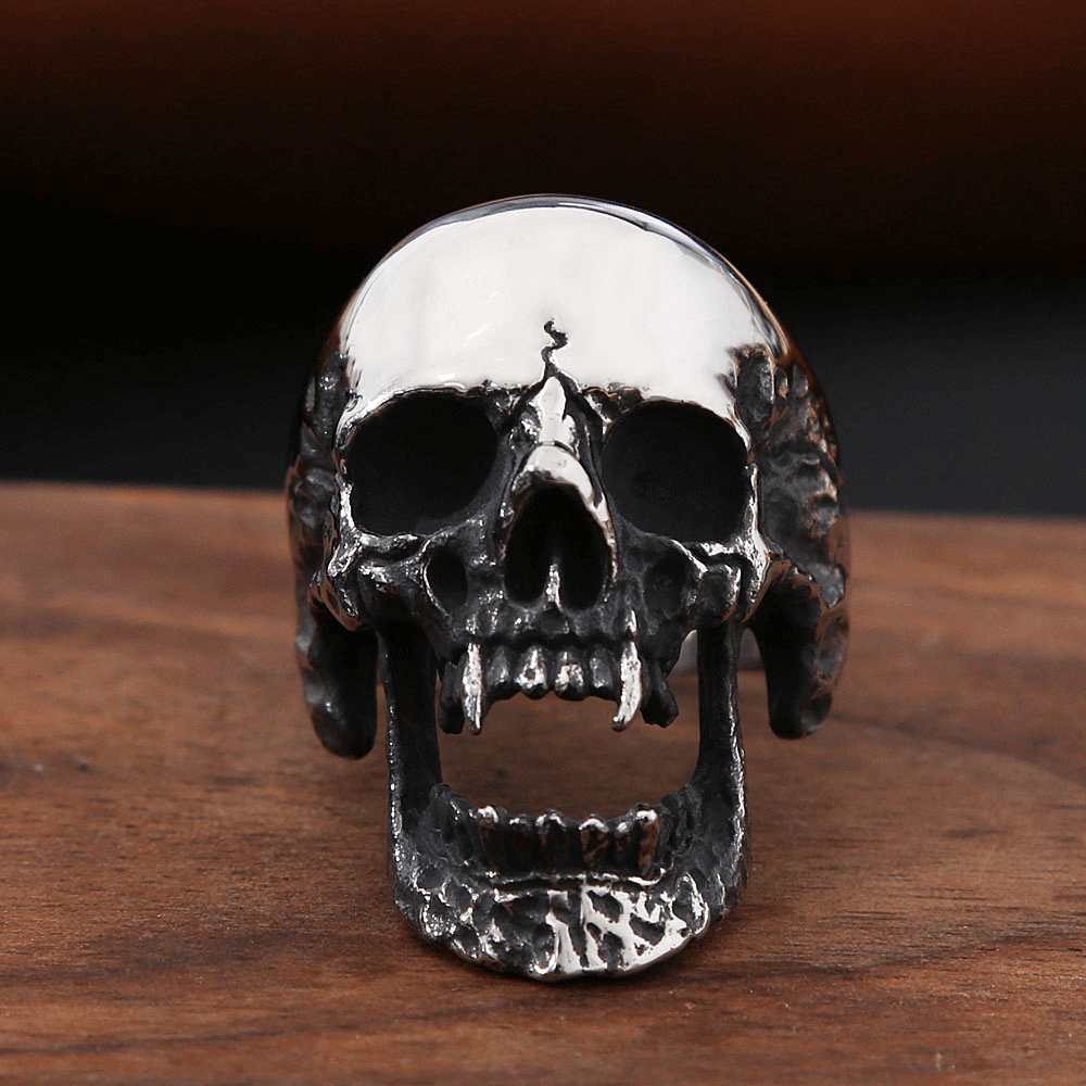Stainless steel gothic vampire skull ring, unisex biker accessory, showcasing bold design and edgy style.