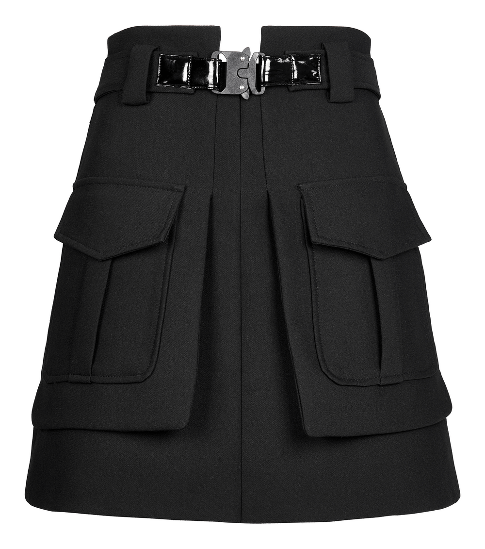 Fashionable high-waist A-line skirt with buckle and practical pockets in classic black.