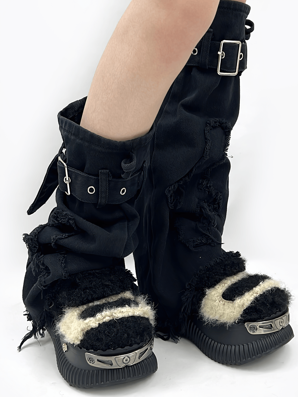 Mules gothiques à plateforme pour femme avec détails de boucles étoilées