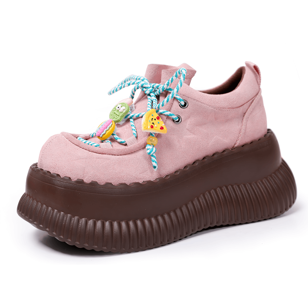 Pastellrosa Damen-Plateau-Sneaker mit Schnürsenkeln und Anhängern