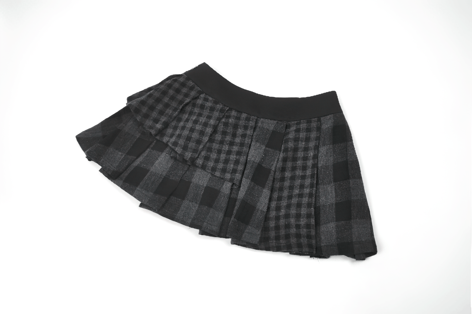 Female Plaid Pleated Mini Skirt with Studded Waist