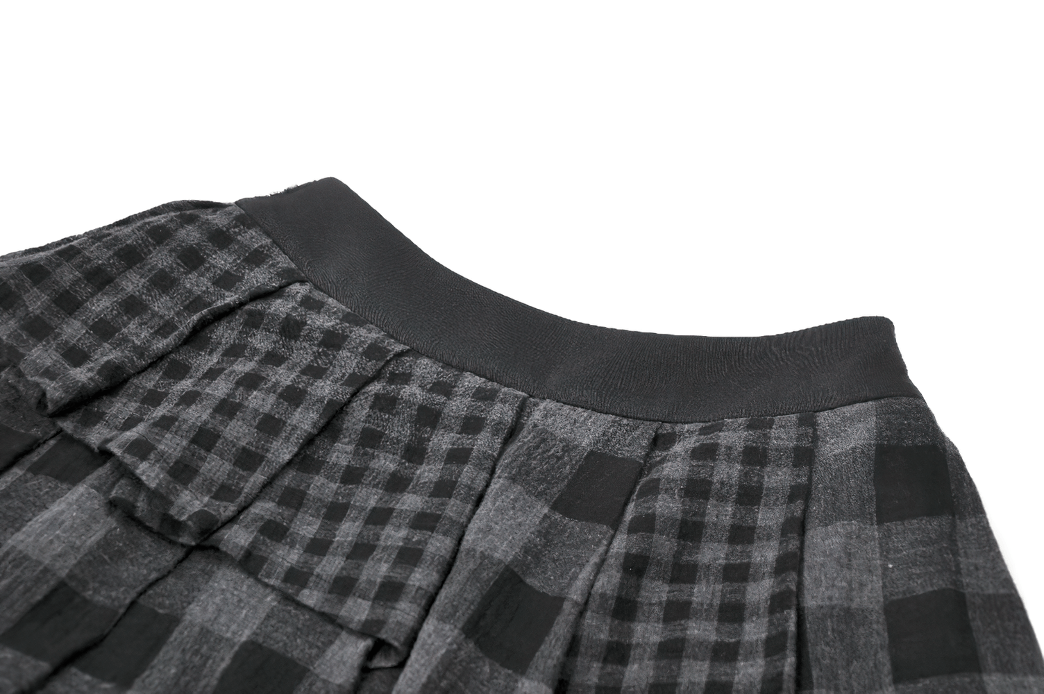 Female Plaid Pleated Mini Skirt with Studded Waist
