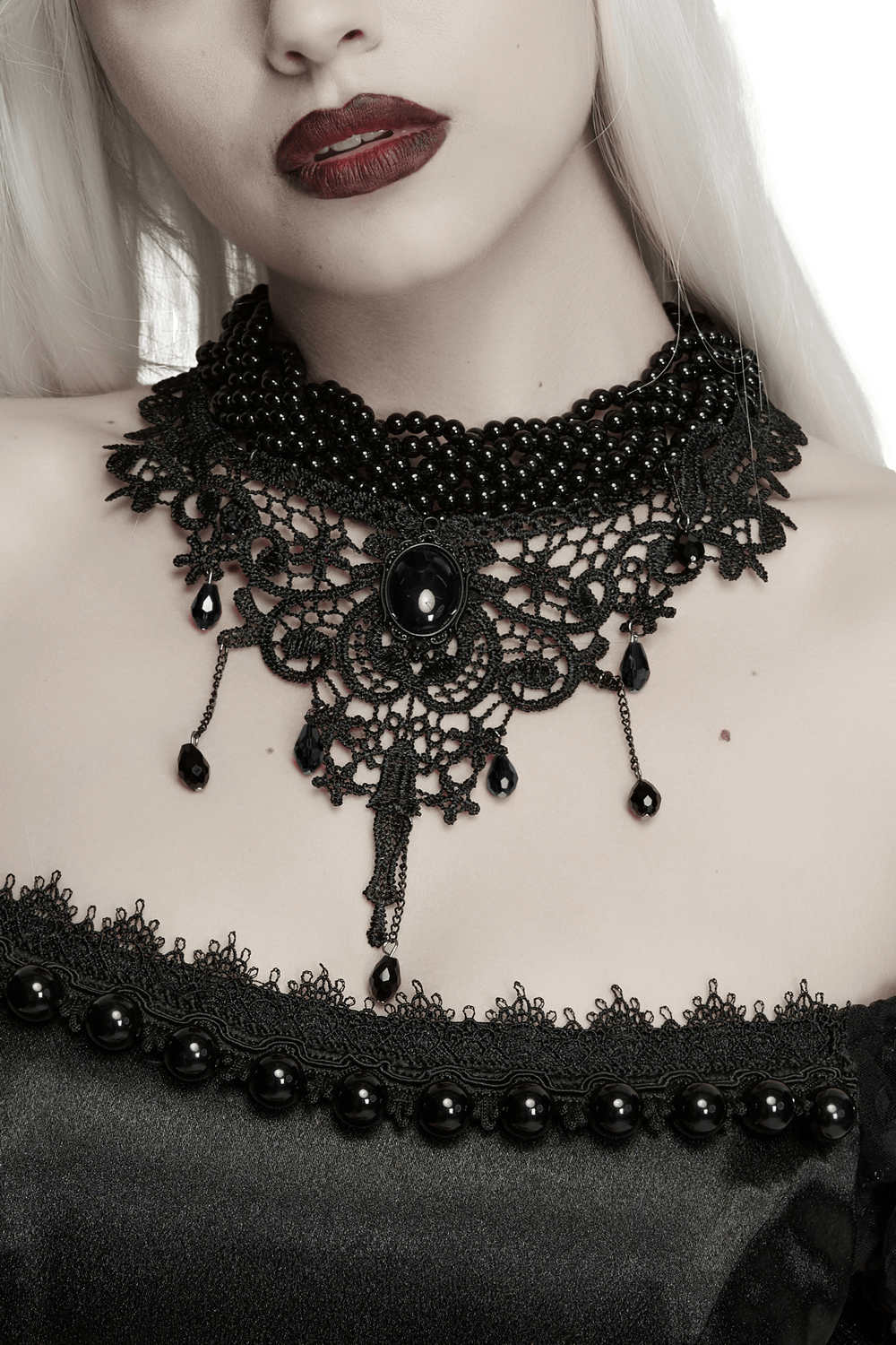 Glamouröse Goth-Spitzenhalskette mit Perlenbesetztem Viktorianischem Latz