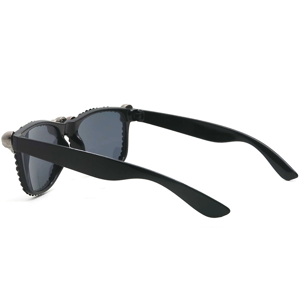 Stylish black cat-eye sunglasses with skull rhinestone details, perfect for Gothic fashion lovers. Trendy and eye-catching accessory.