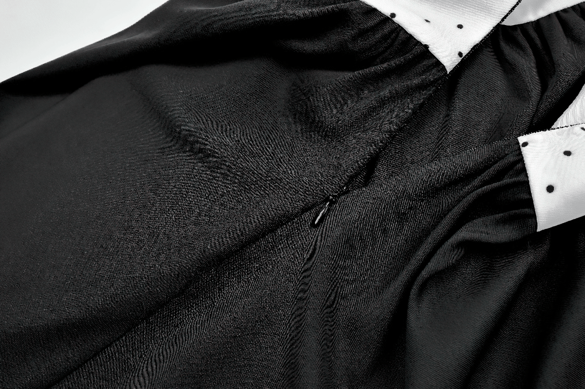 Minivestido gótico de lunares con cuerpo tipo corsé y detalle de cordones entrecruzados