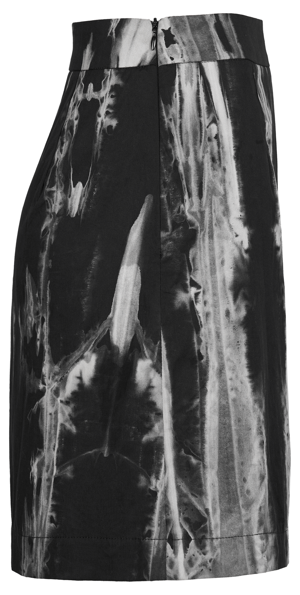 Chic Gothic A-Line skirt with side slit and tie-dye pattern, featuring a unique heart buckle detail.