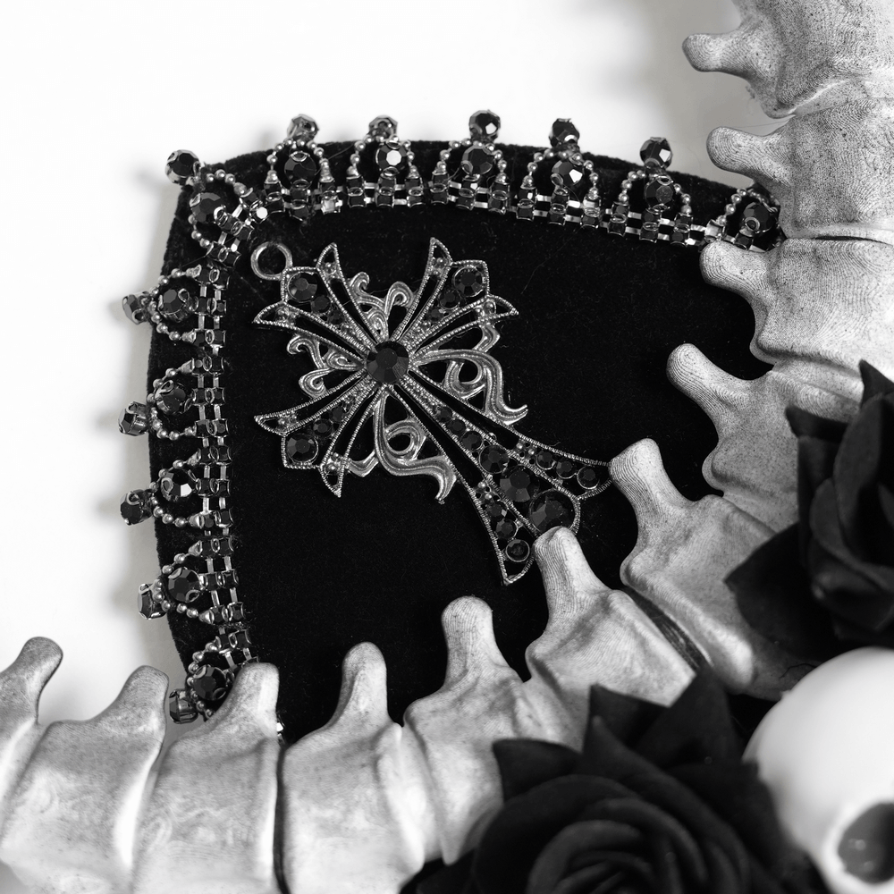 Corona gótica de astas con detalles de calavera y rosas negras