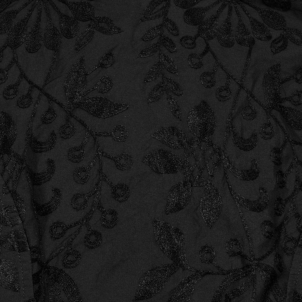 Schwarze Gothic-Rüschenbluse mit Blumenstickerei