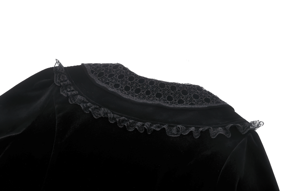 Close-up of the black velvet dress collar featuring elegant lace trim, perfect for a gothic or Victorian-inspired look.