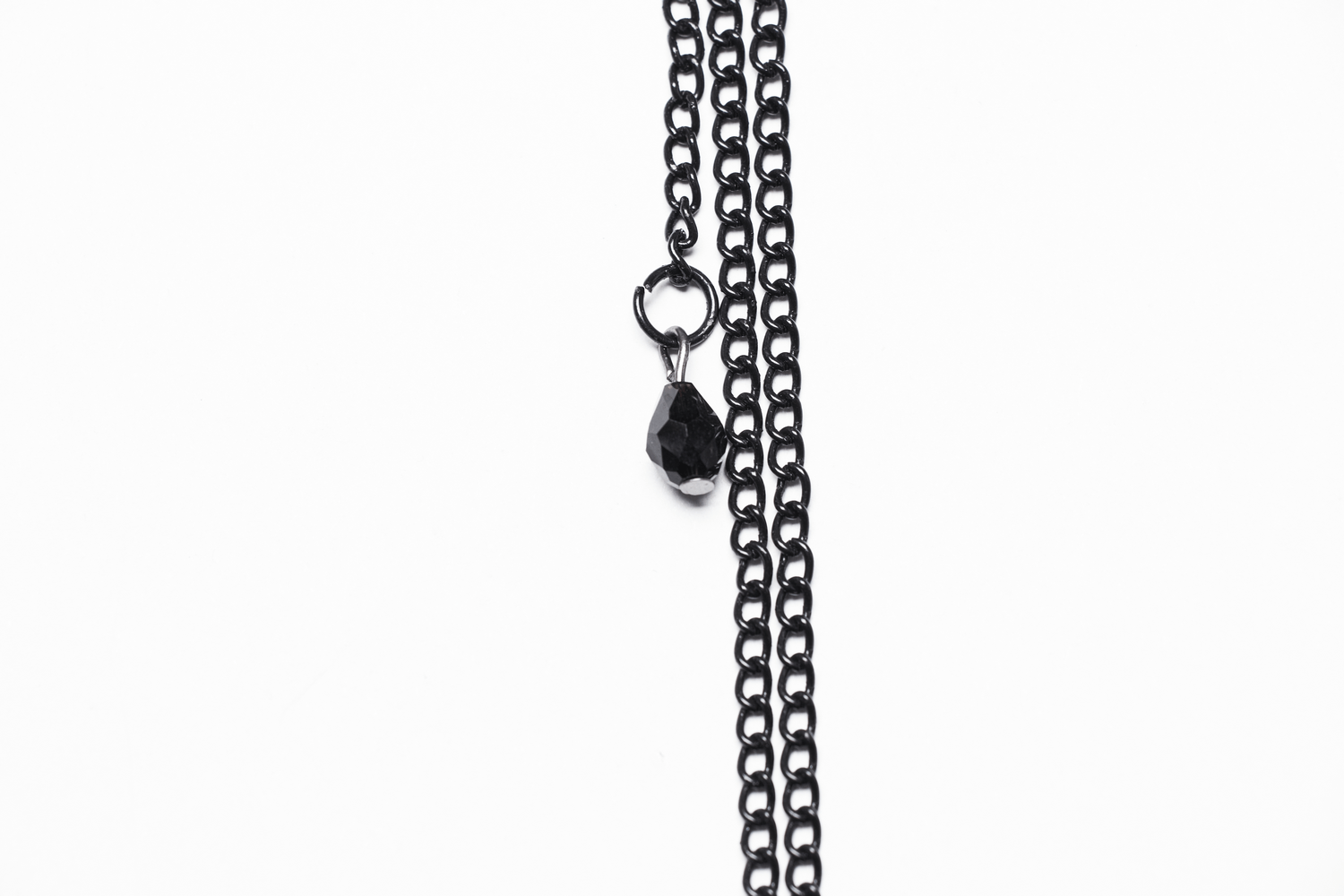 Collier ras du cou gothique en dentelle noire avec pendentif en forme de croix