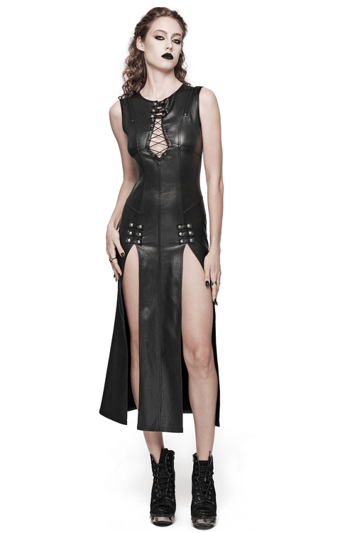 Vestido gótico de charol negro con doble abertura