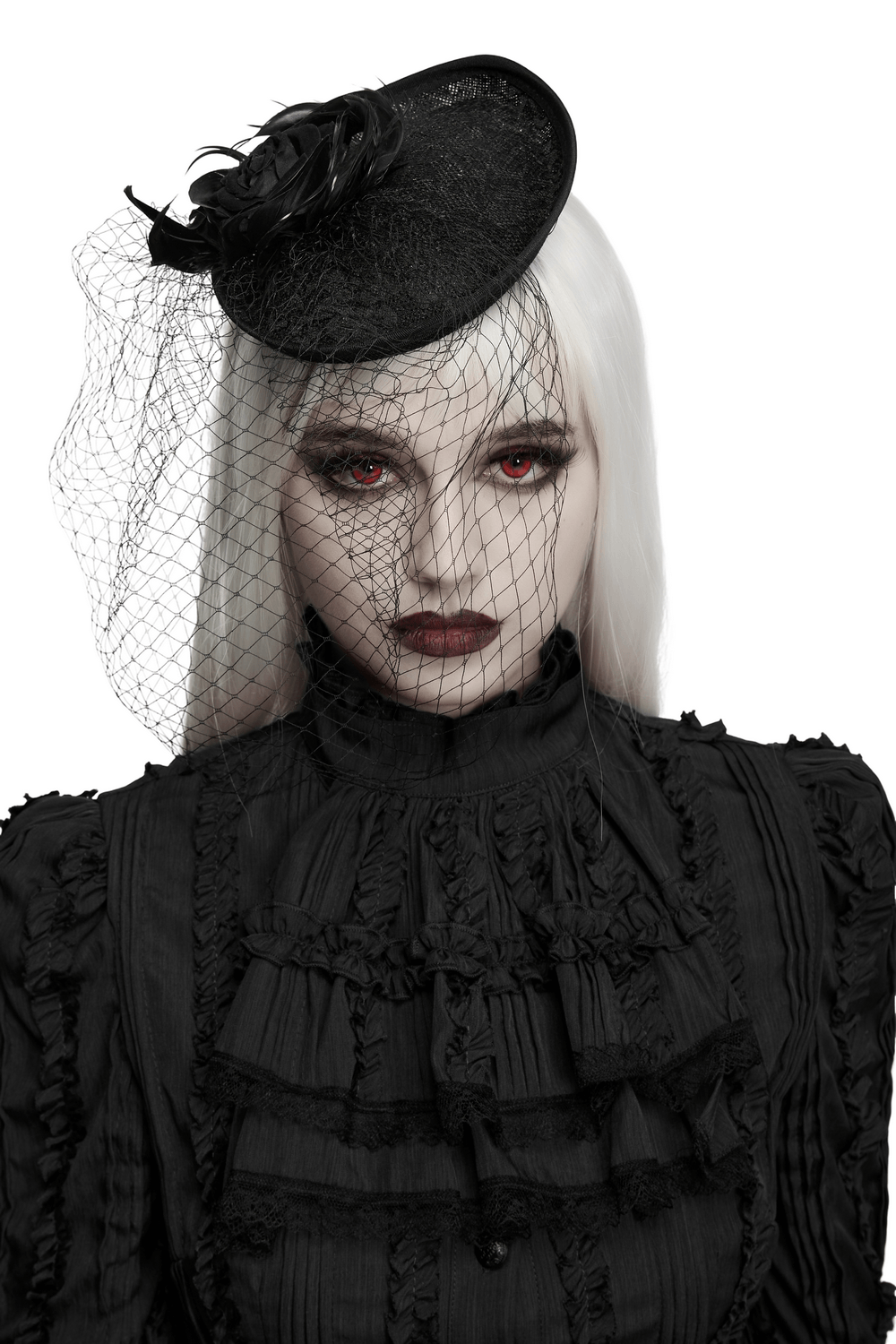 Gotischer schwarzer Schleier-Fascinator mit Federbesatz