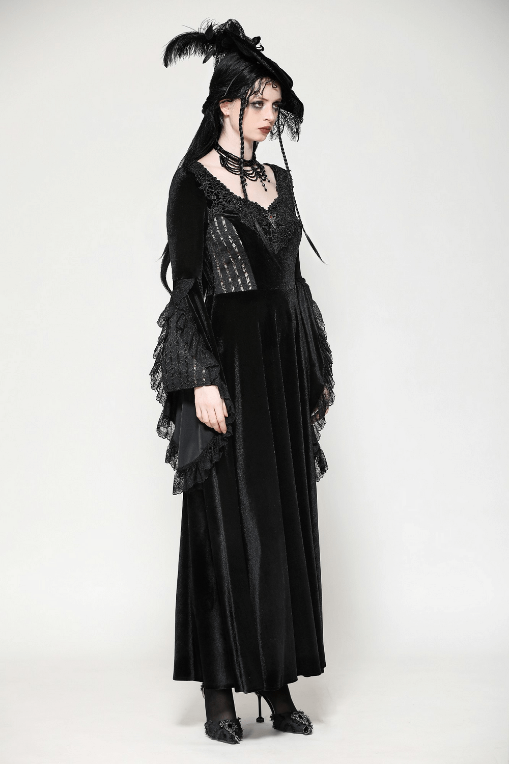 Elegant gothic black velvet lace-up Renaissance dress with bell sleeves and intricate lace details. Perfect for formal events and cosplay.