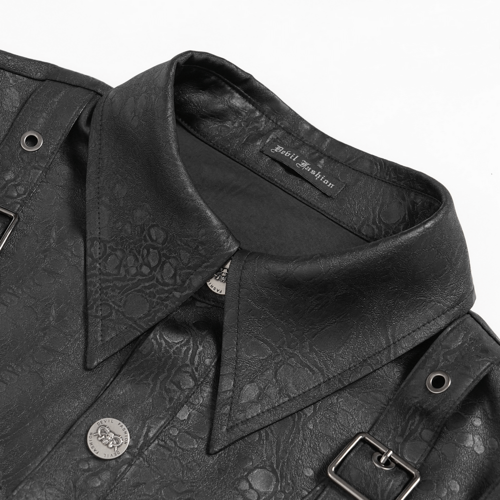 Chemise en chaîne gothique avec boucles en métal et design texturé