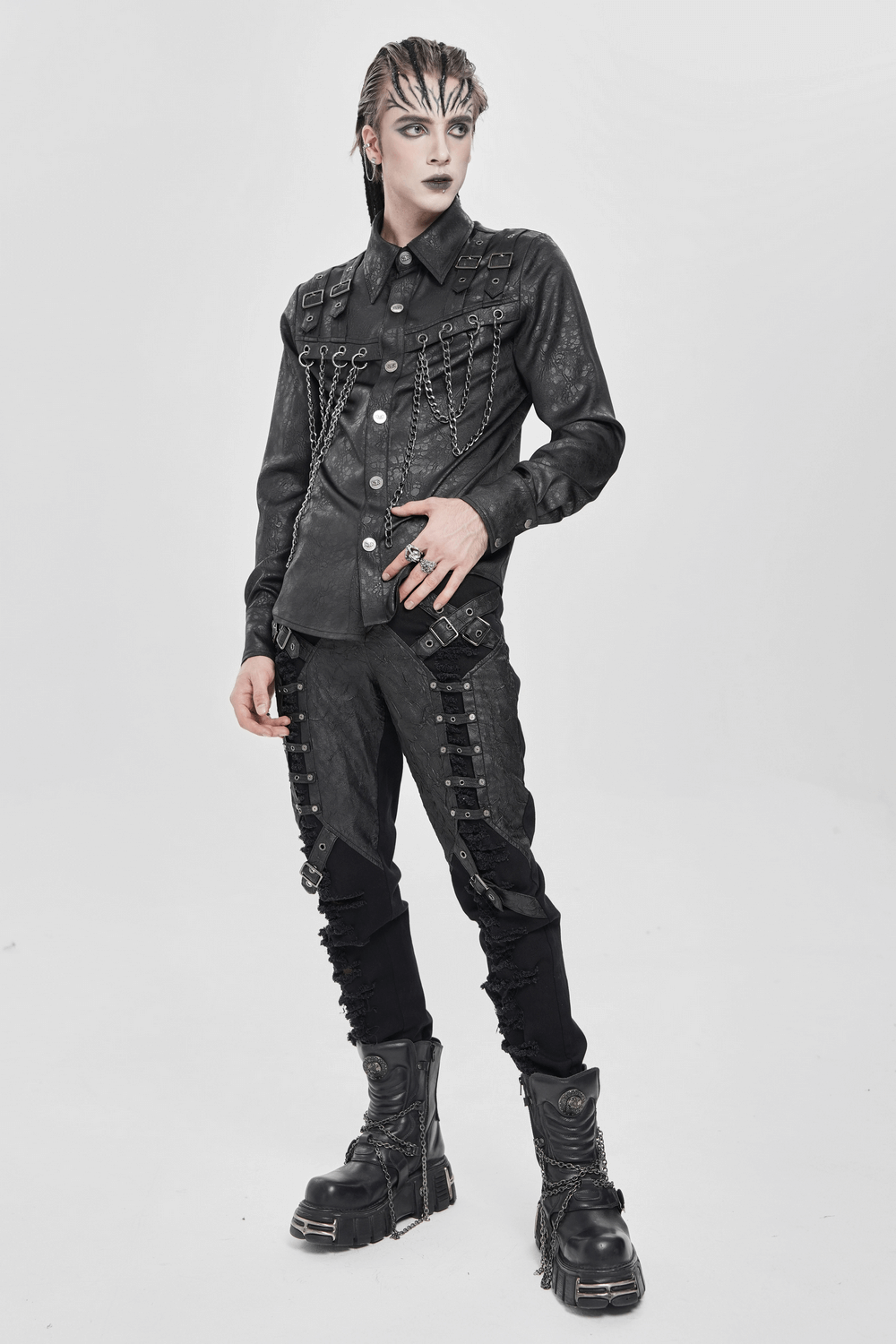 Chemise en chaîne gothique avec boucles en métal et design texturé