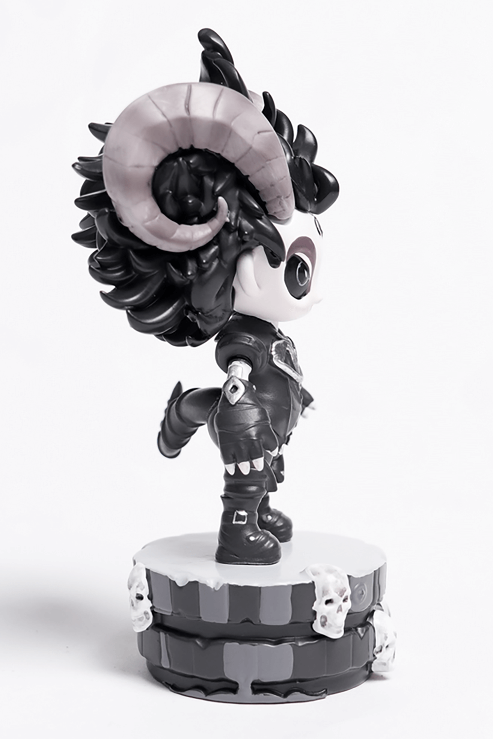 Gothic demon figure with horns, skull base, and detailed design, perfect for collectors and dark fantasy enthusiasts.