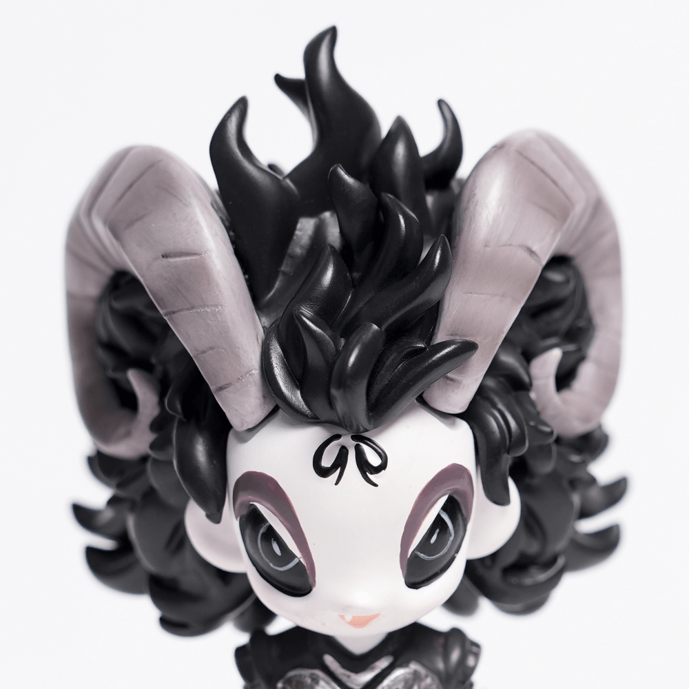 Gothic demon figure with stylish horns and intricate details, perfect for collectors and dark art enthusiasts.