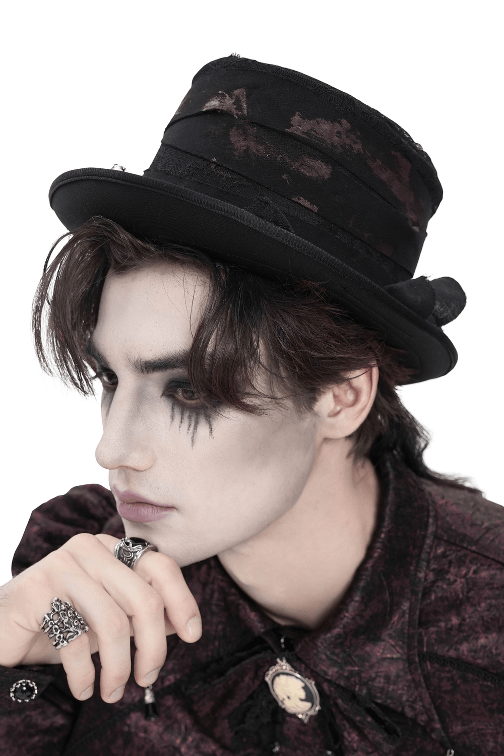 Gorra Gótica con Orejas de Gato y Cadenas con Tachuelas