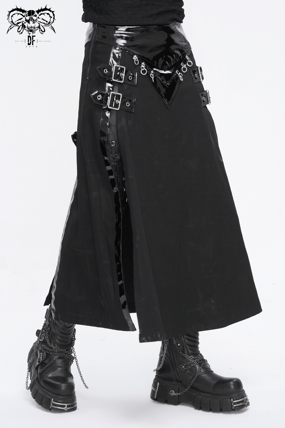 Gothic Faux Leather Kilt Skirt with Chains and Buckles - HARD'N'HEAVY