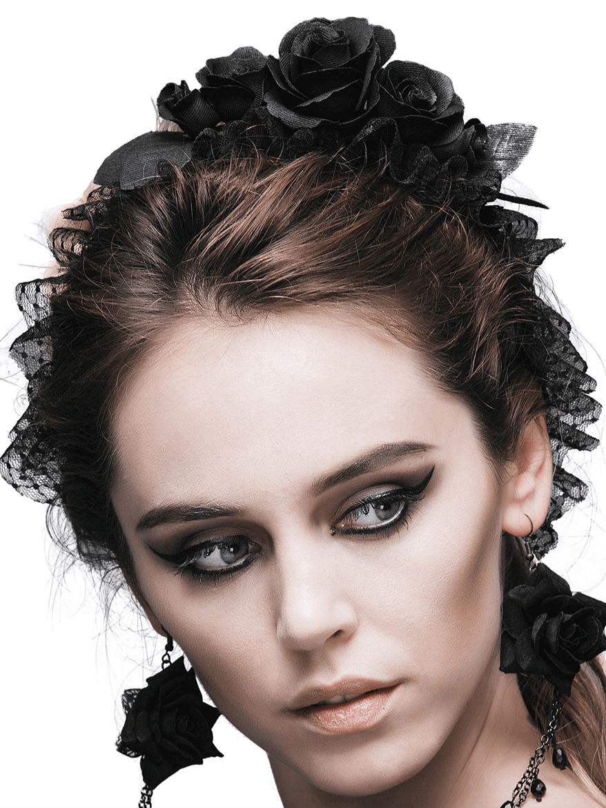 Elegant gothic women's hair wreath adorned with black roses, perfect for enhancing any gothic outfit.