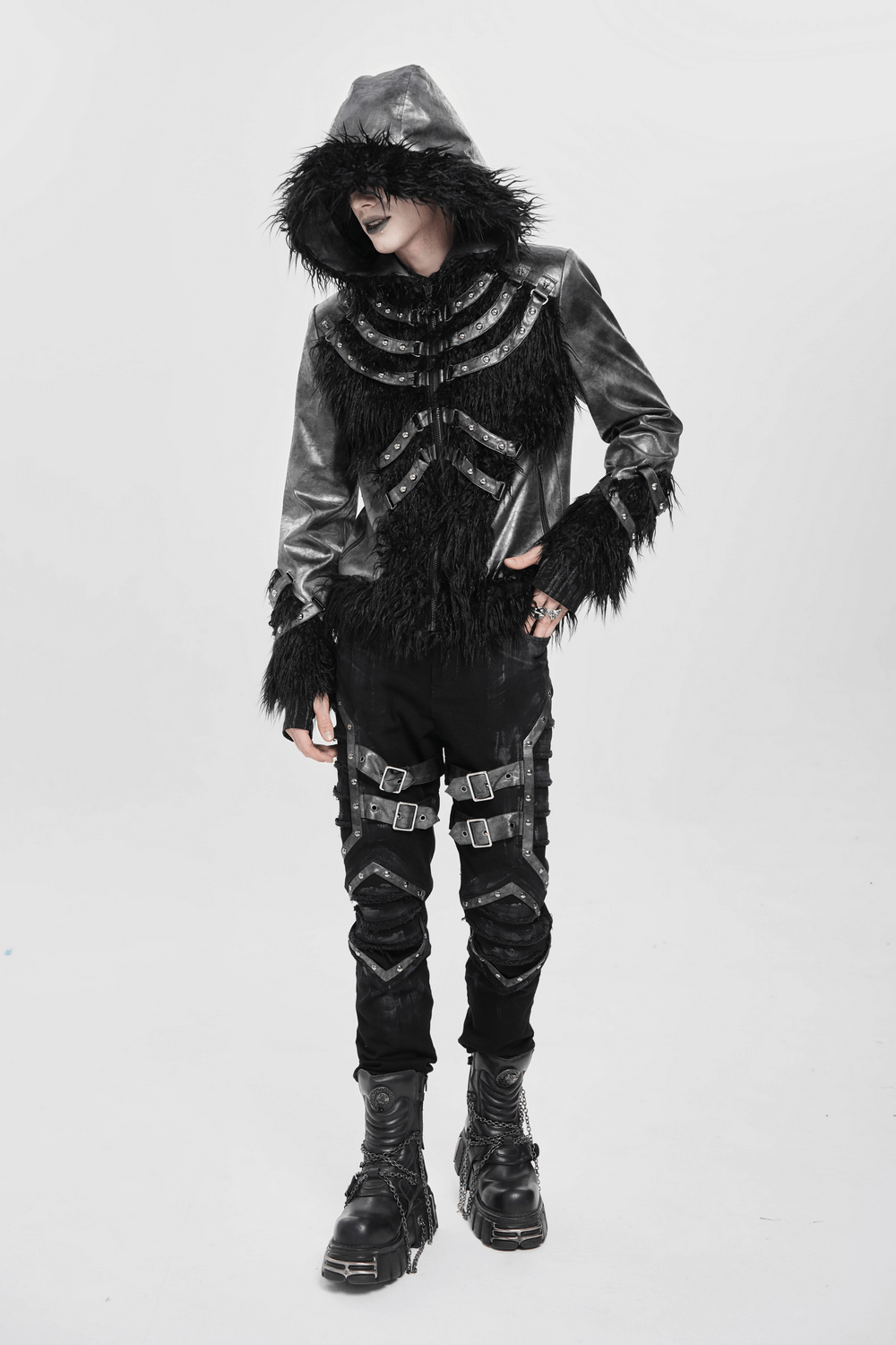 Viktorianischer gotischer Brokatfrack mit weinrotem Samtbesatz