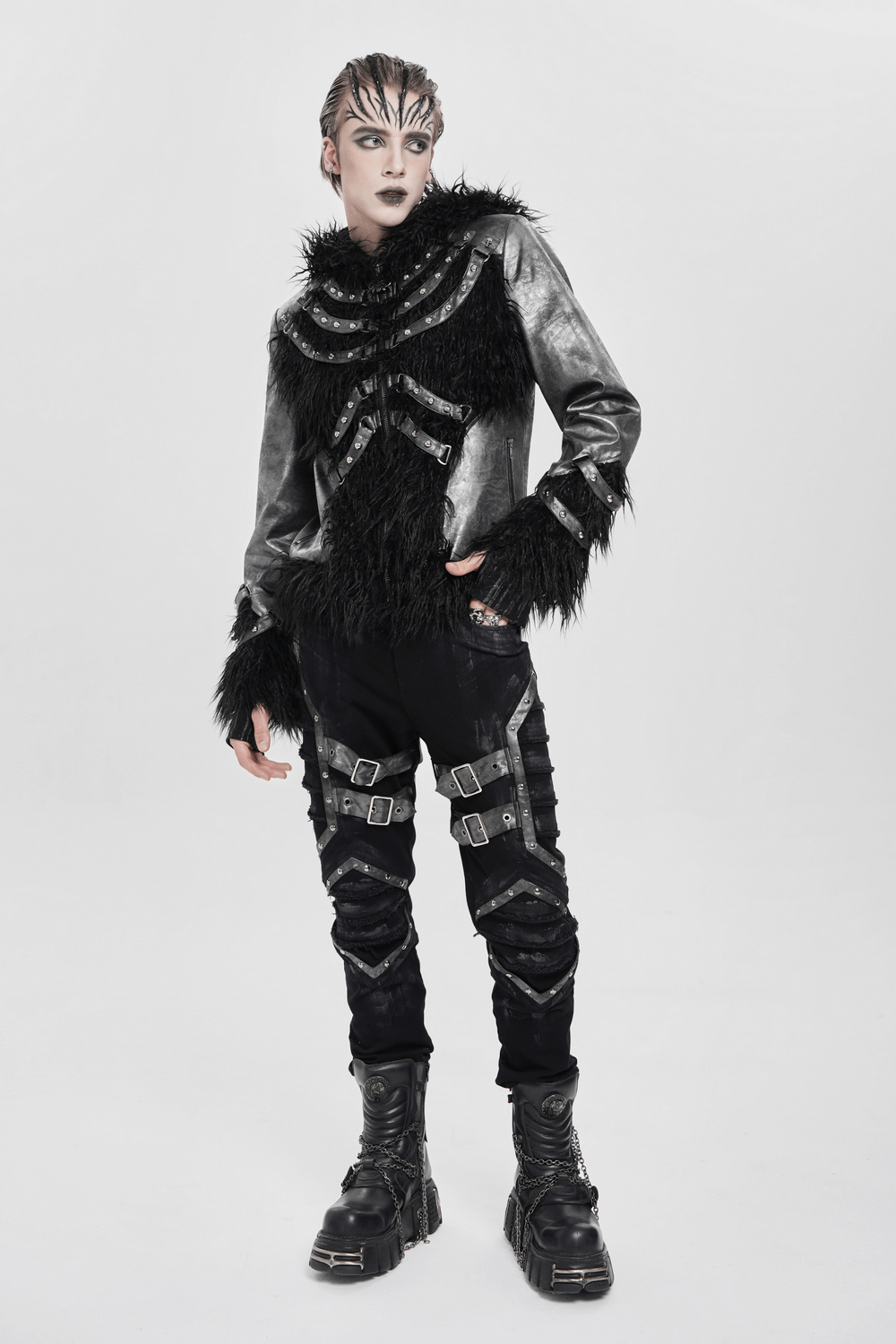 Viktorianischer gotischer Brokatfrack mit weinrotem Samtbesatz