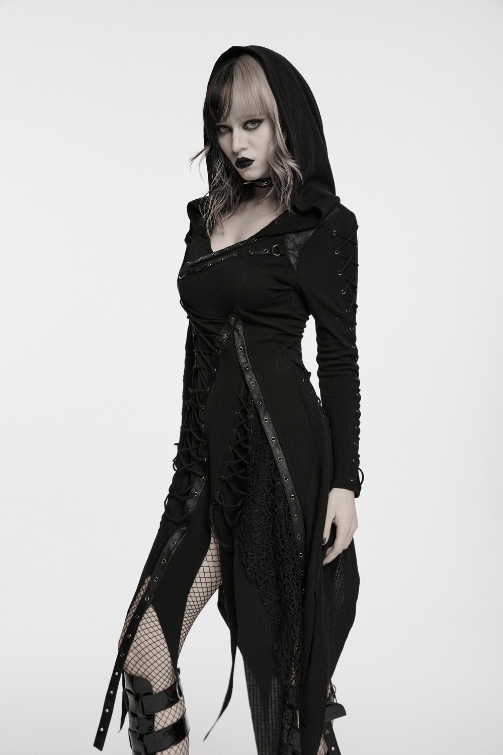 Gothic-Strickkleid mit Kapuze und asymmetrischem Saum